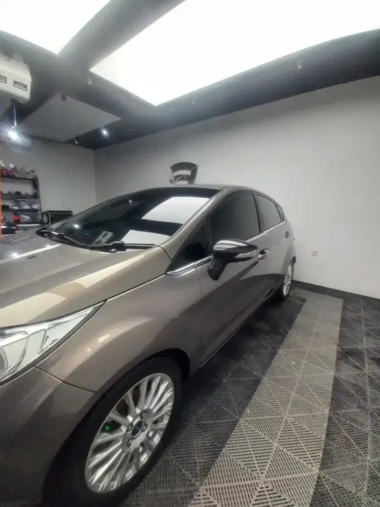 Kaca film mobil premium