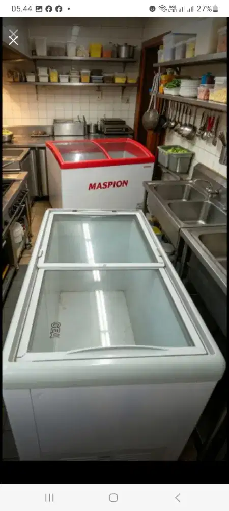 Freezer box dleeding 300L