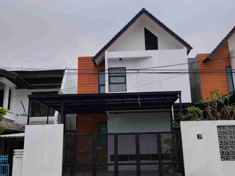 Disewakan Rumah Lux Di Sayap Jl.Pahlawan Surapati Bandung