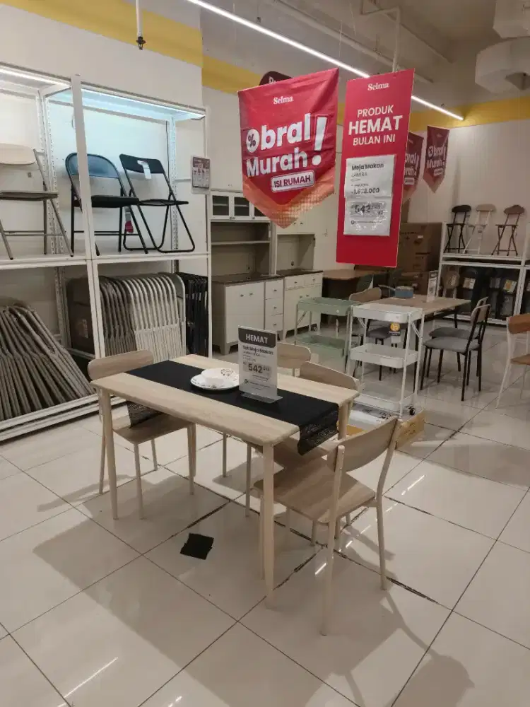 Meja makan set 4 kursi