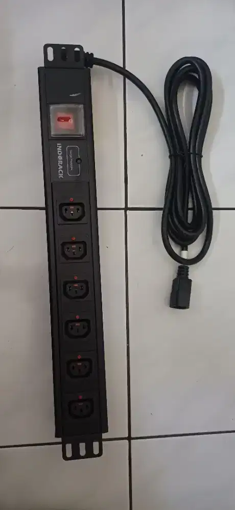PDU 6 outlet type eropa