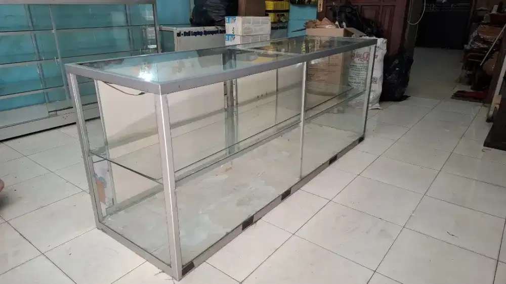 Etalase 2susun masih layak pakai