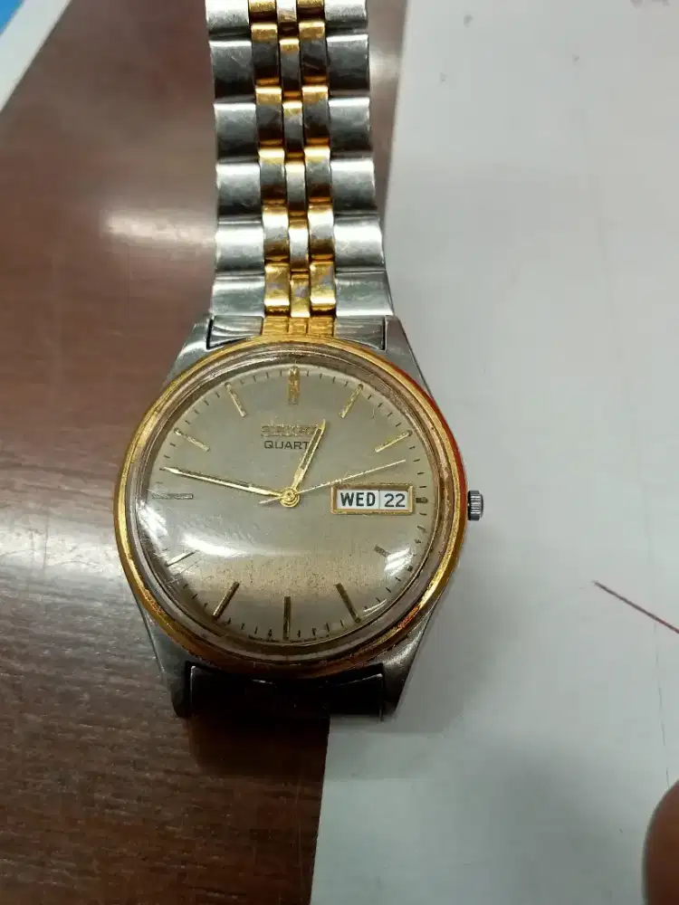 Jam tangan Seiko quartz normal