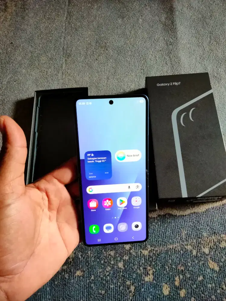 Samsung Z Flip7 Ram 12/512 Gb Fullshet Sein Mulus Nominus TT Hp Lain
