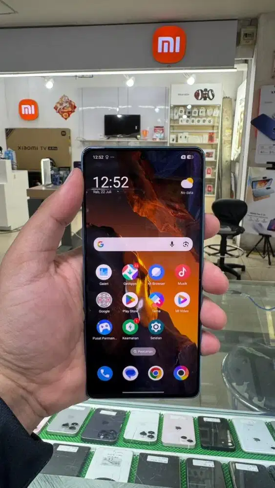 Poco F5 5G 12/256 hp+charger