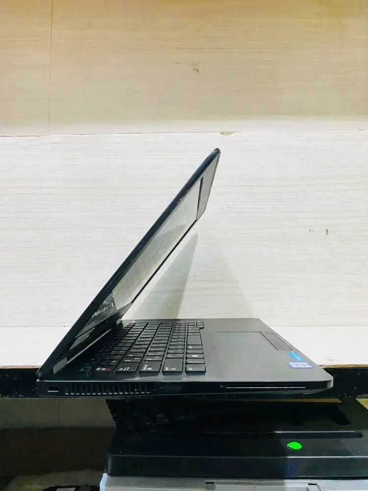 Dell Latitude E7270 intel core I5 Gen 6 Ram 8GB SSD 128GB