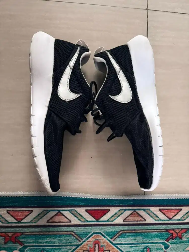 Sepatu Nike Running