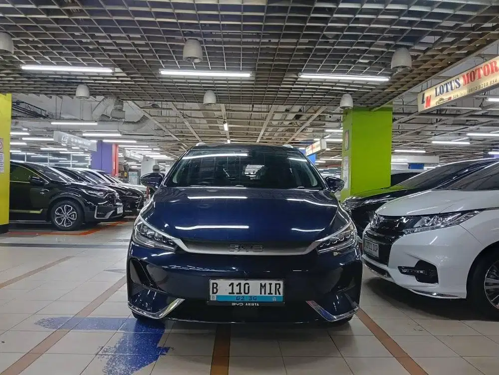 BYD M6 superior 7seat Automatic 2024