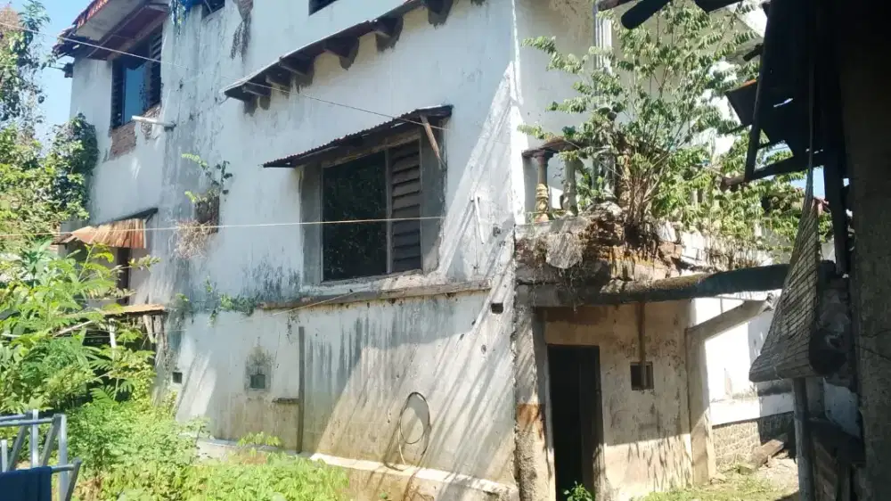 Di jual tanah berikut bangunan