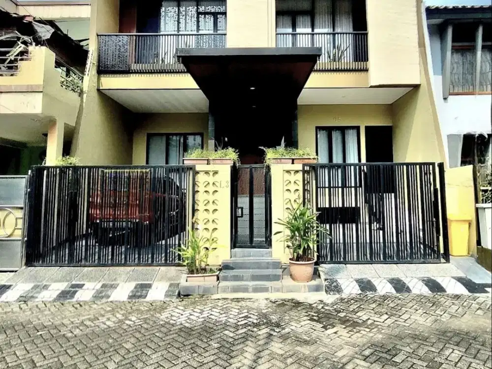 DD284 Rumah Bagus Full Furnished Dekat Mall Pekayon Bekasi Selatan