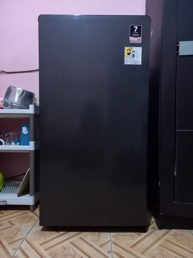 Kulkas Merk Aqua 1 pintu