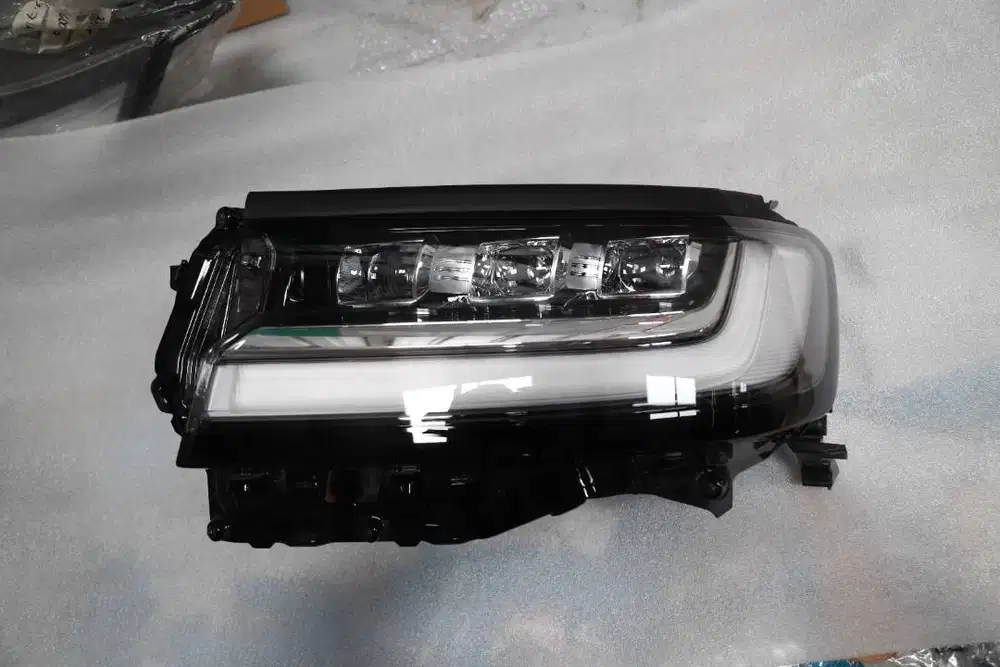 HEADLAMP KIRI TOYOTA LAND CRUISER 300 GR-S 2023, 8118560Q32