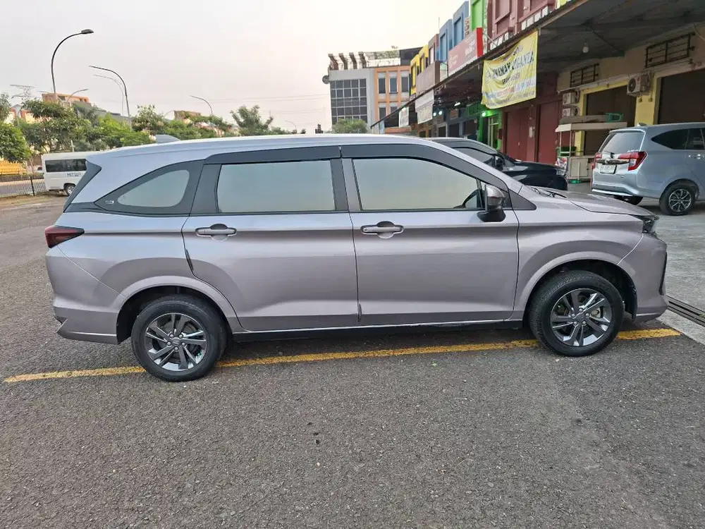 Daihatsu Xenia R CVT (2022)