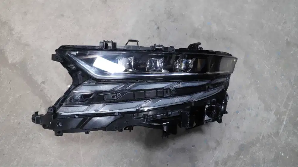 HEADLAMP KIRI TOYOTA ALPHARD 2024, 81185V2070