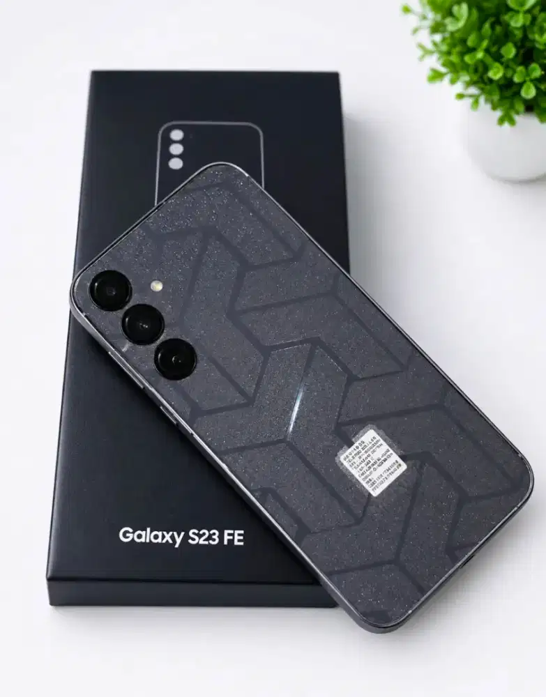 Dijual Samsung Galaxy S23 FE 5G kondisi sangat terawat dan mulus