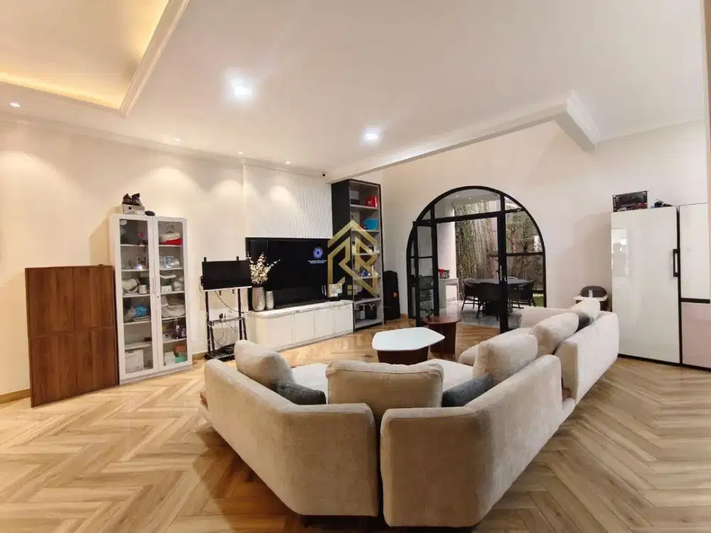 Rumah Mewah Furnished di Tengah Kota Bandung Akses Mudah ke Tol Buahbatu di Turangga Lengkong
