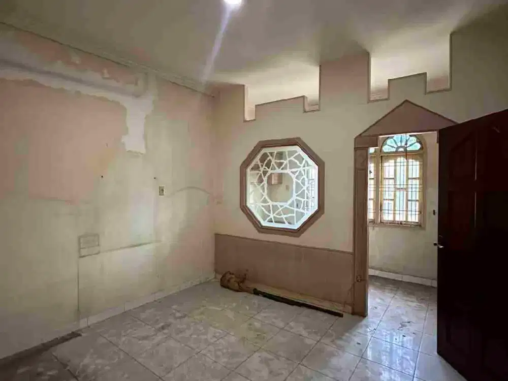 Dijual Ruko Gandeng Jalan Gatot Subroto