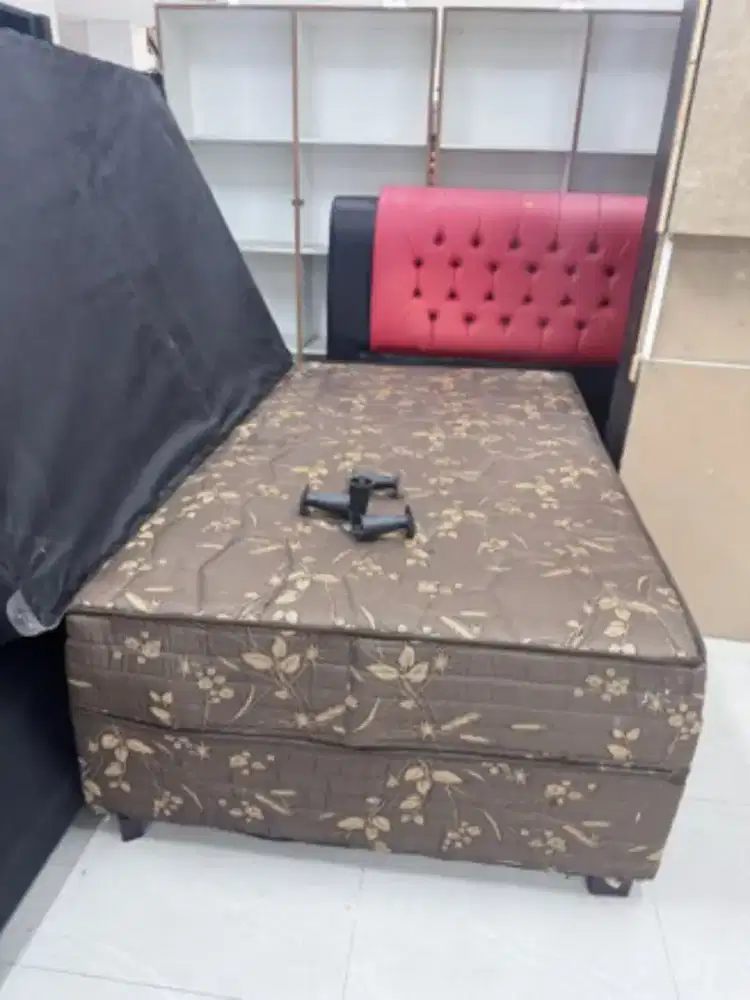 KASUR BEKAS DAN ALAS TIDUR