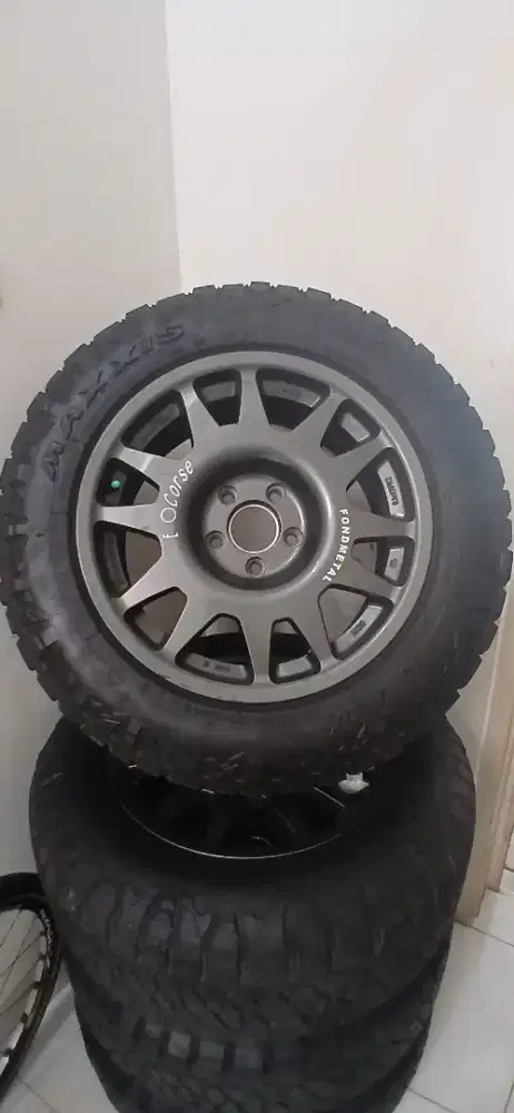 Pelek mobil R.17.