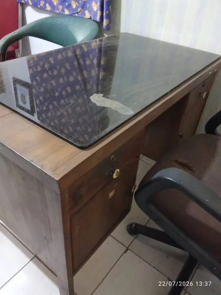 Meja Kantor sekolah
