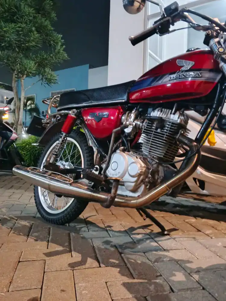 CB 100 yang suka Clasik