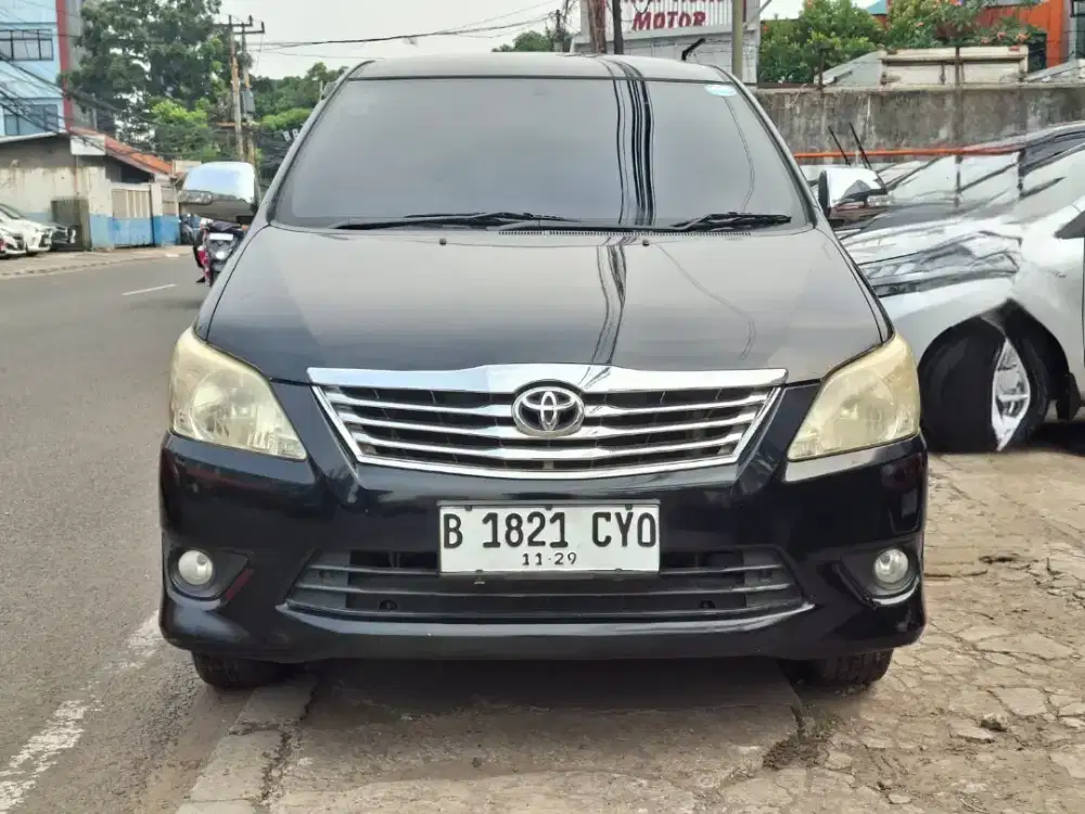 INNOVA G AT 2011