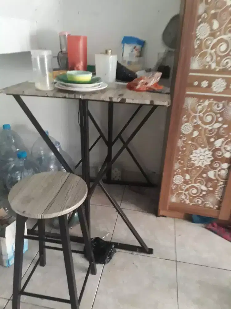 Meja makan universal informa masih layak pakai jual apa adanya aj