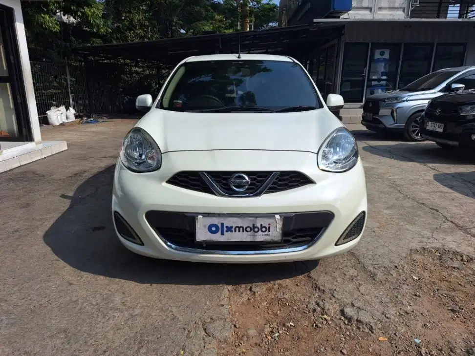 LOW DP Nissan March 1.2 XS Bensin-AT 2017 2FS