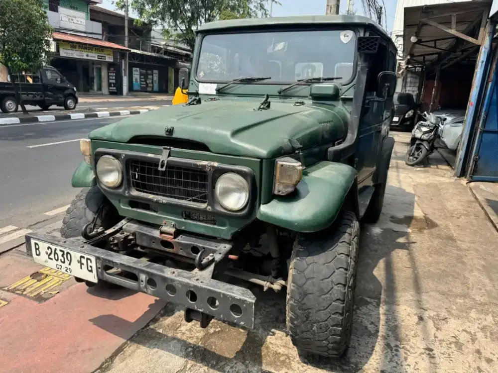 Toyota hardtop bensin mesin 2F tangan pertama dari baru  Pajak on