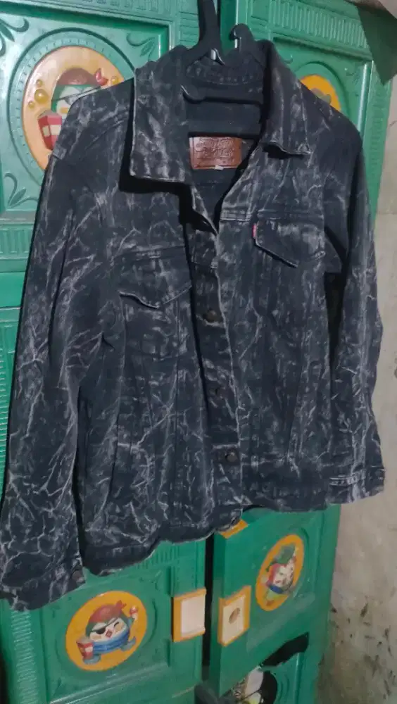Jaket Levis pria