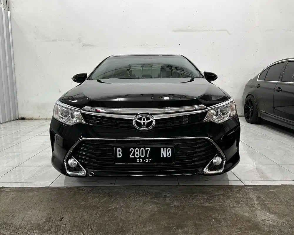 Camry V 2.5 2017 Km Low Record Rutin Faktur an Pribadi Seperti Baru