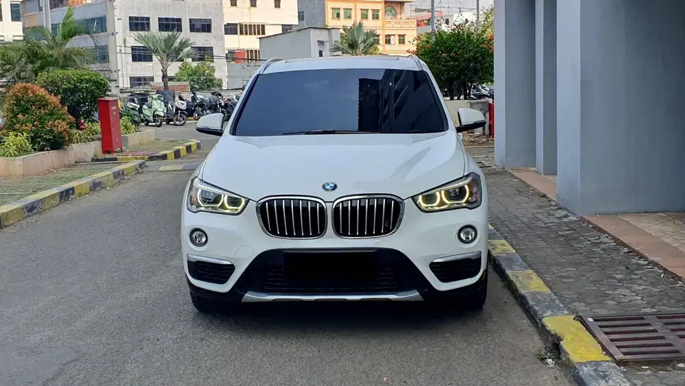 BMW X1 X 1 sDrive 1.8i XLine F48 Panoramic AT White On Black NIK 2019