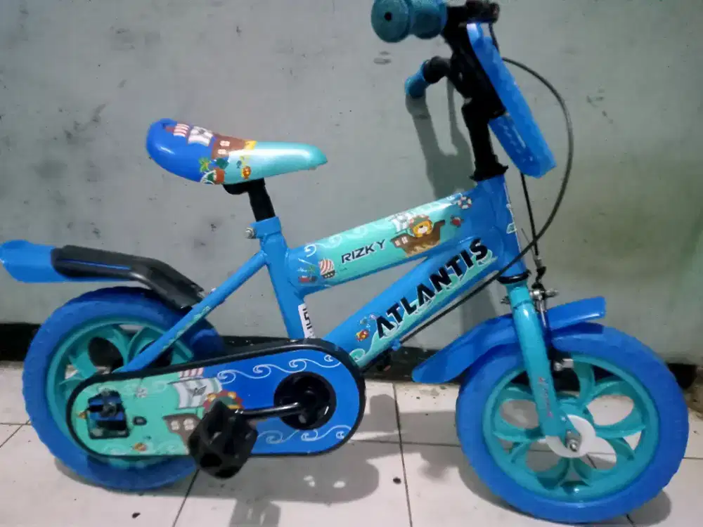 Dijual sepeda BMX merk ATLANTIS ring 12 kondisi masih bgus kker normal