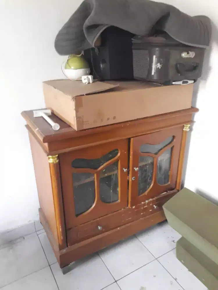 Meja tv bupet buat lemari juga bisa jual aja