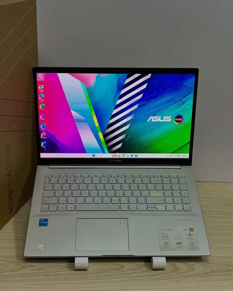 Asus Vivobook K513EA OLED i3 1115G4 RAM 8GB SSD 256GB NVMe Layar 15,6