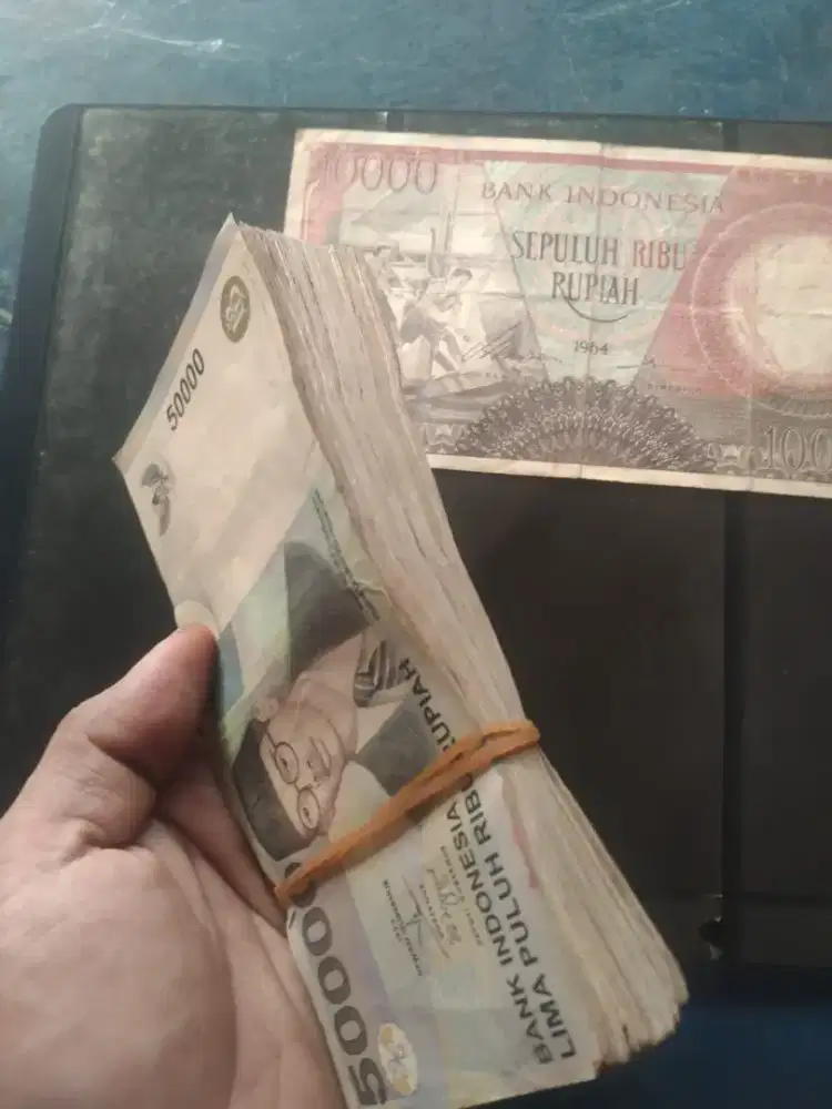 Uang kuno Sudirman 100 lembar