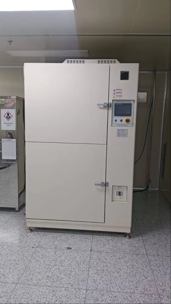 Thermal Shock Test Chamber ( Mesin Uji Kejut panas dan dingin )