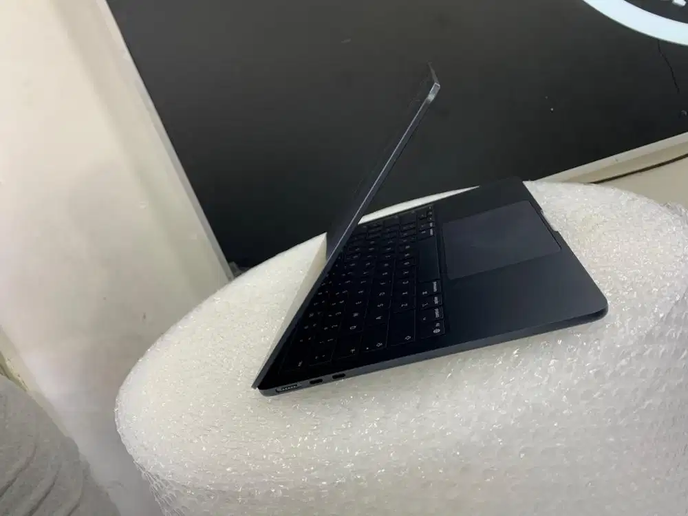 MacBook air 13 inci M5