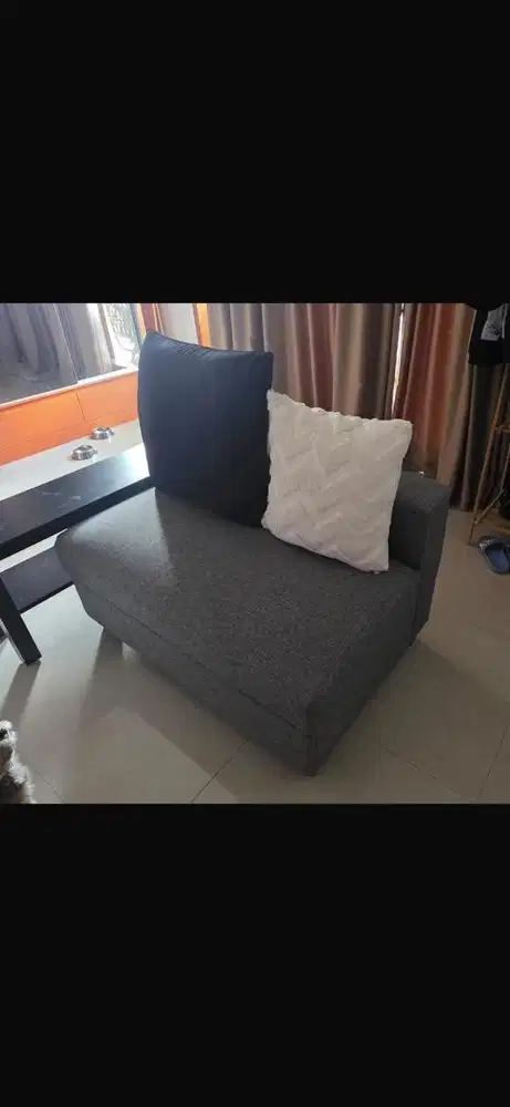 Sofa warna abu p1m