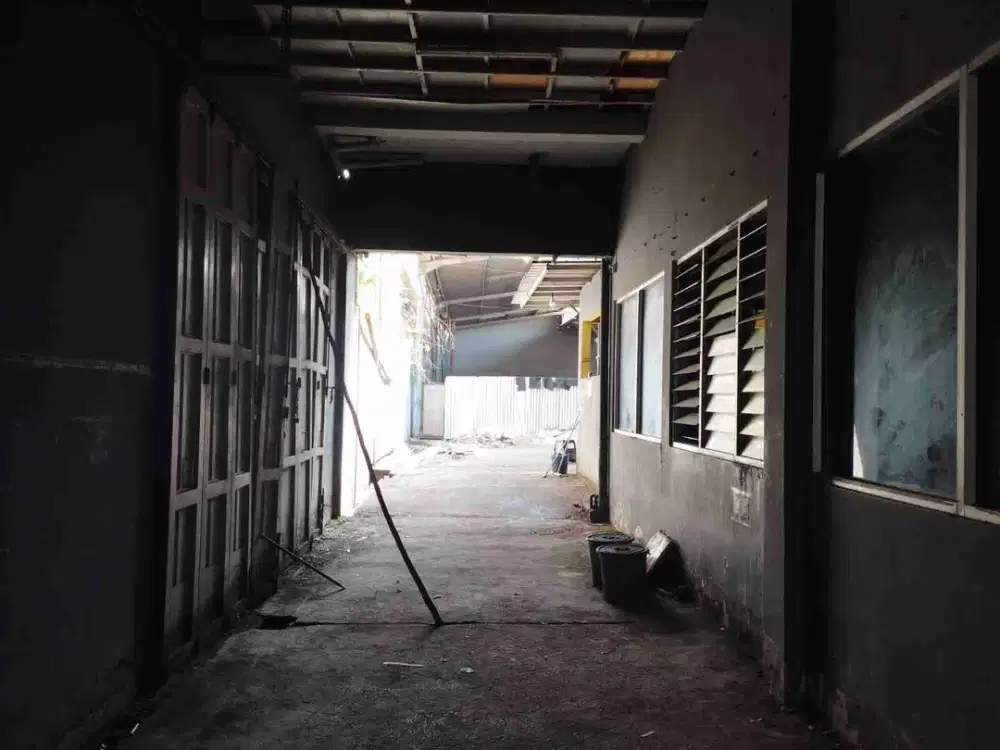 Disewakan eks resto lokasi main road pusat keramaian kota Cirebon