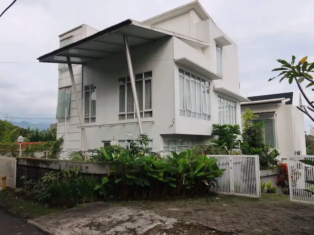 Jarang ada Rumah 2 Lantai siap huni di dago kawasan sejuk dekat ITB UNIKOM Bandung Kota