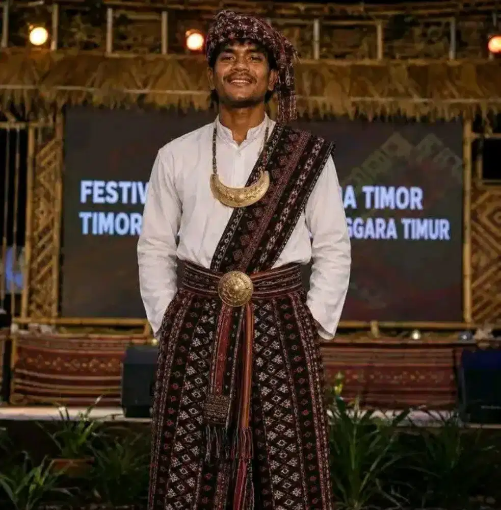 Kerja di gudang