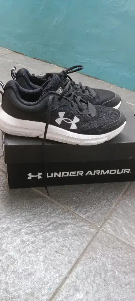 Sepatu running under Armour 100% ori
