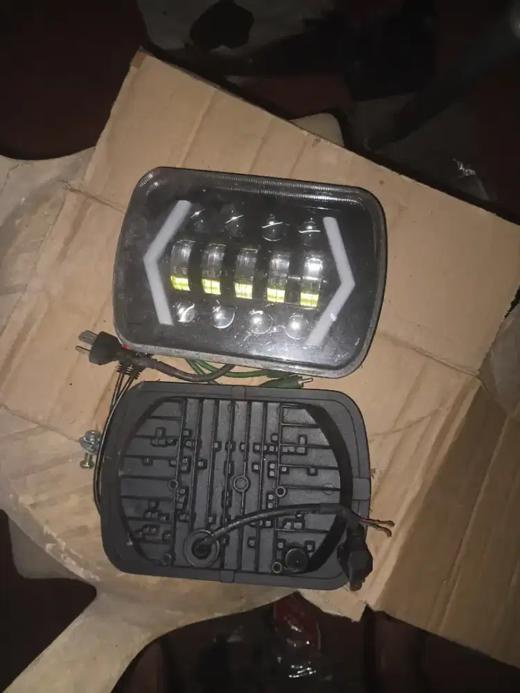 Lampu Daymaker kotak