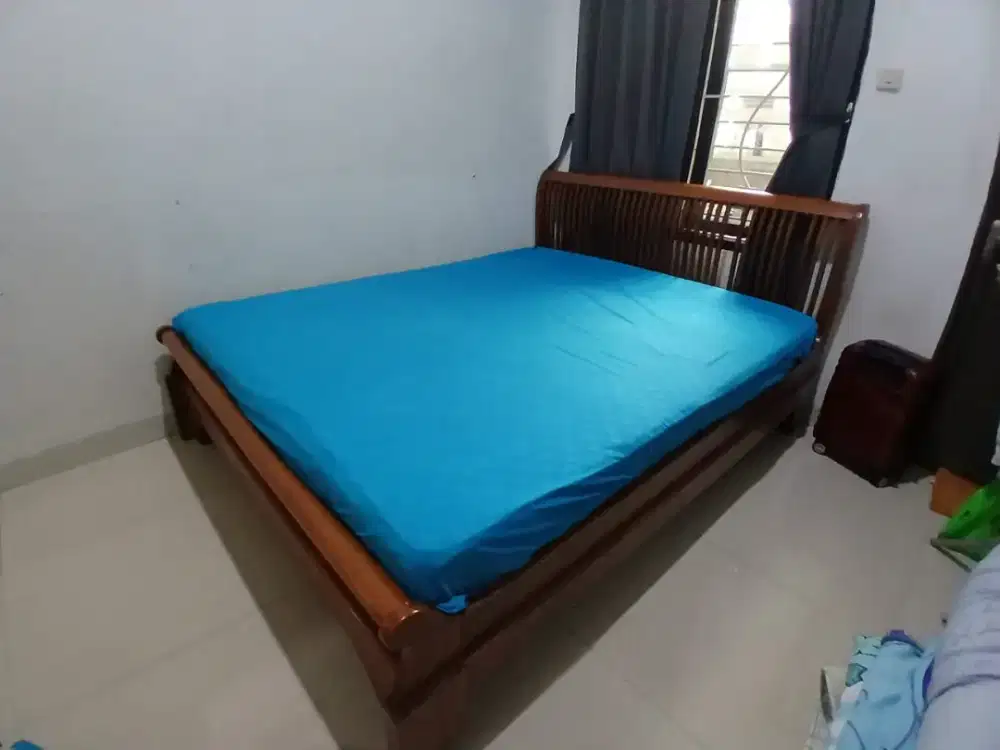 Dipan Tempat tidur jati