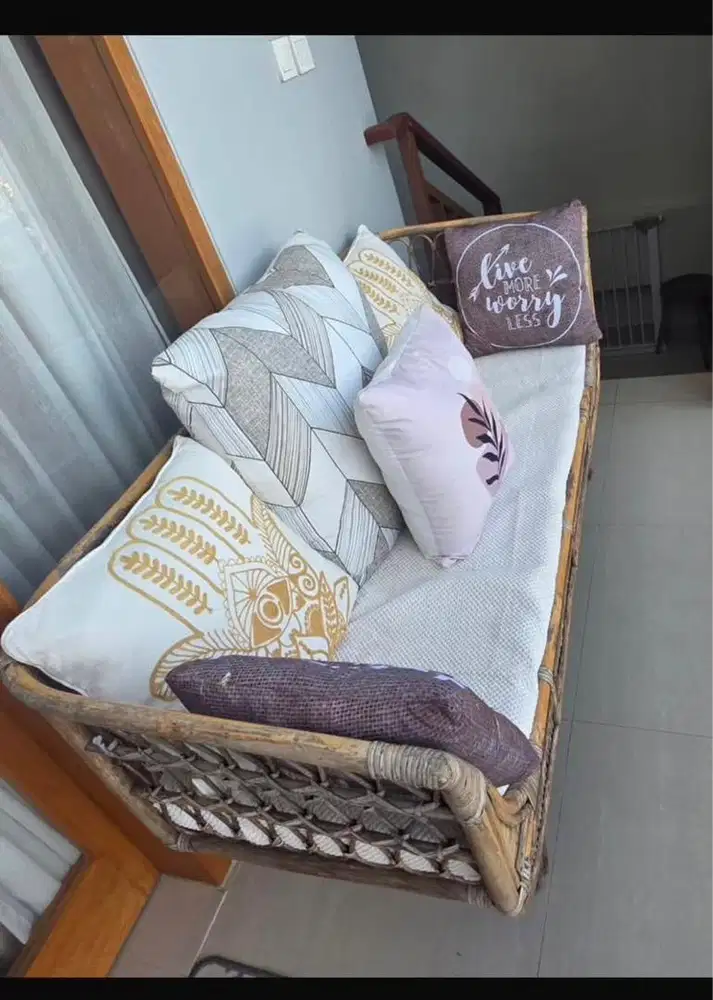 Sofa indoor outdoor free bantal