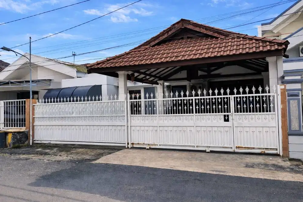 Dijual Rumah Darmo Harapan 1,5 Lantai Bagus Terawat Siap Huni