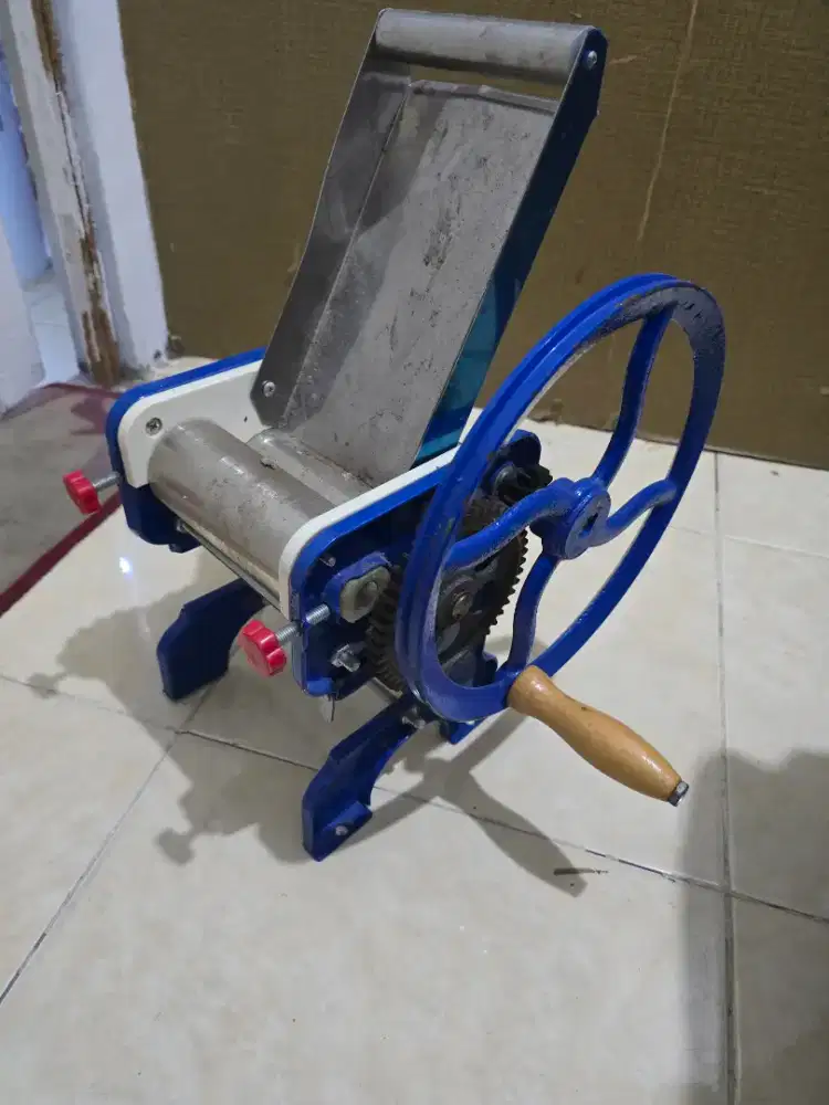 Alat untuk molen, mie, pastel