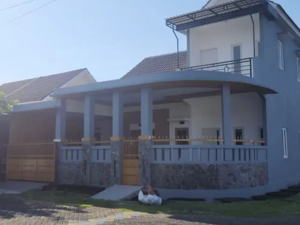 Rumah 2 Lantai Grand Surya Buduran SHM Baru Renovasi