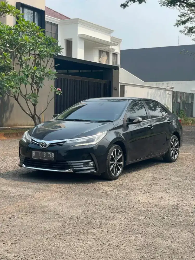 Toyota Corolla Altis 1.8 V Facelift At 2017